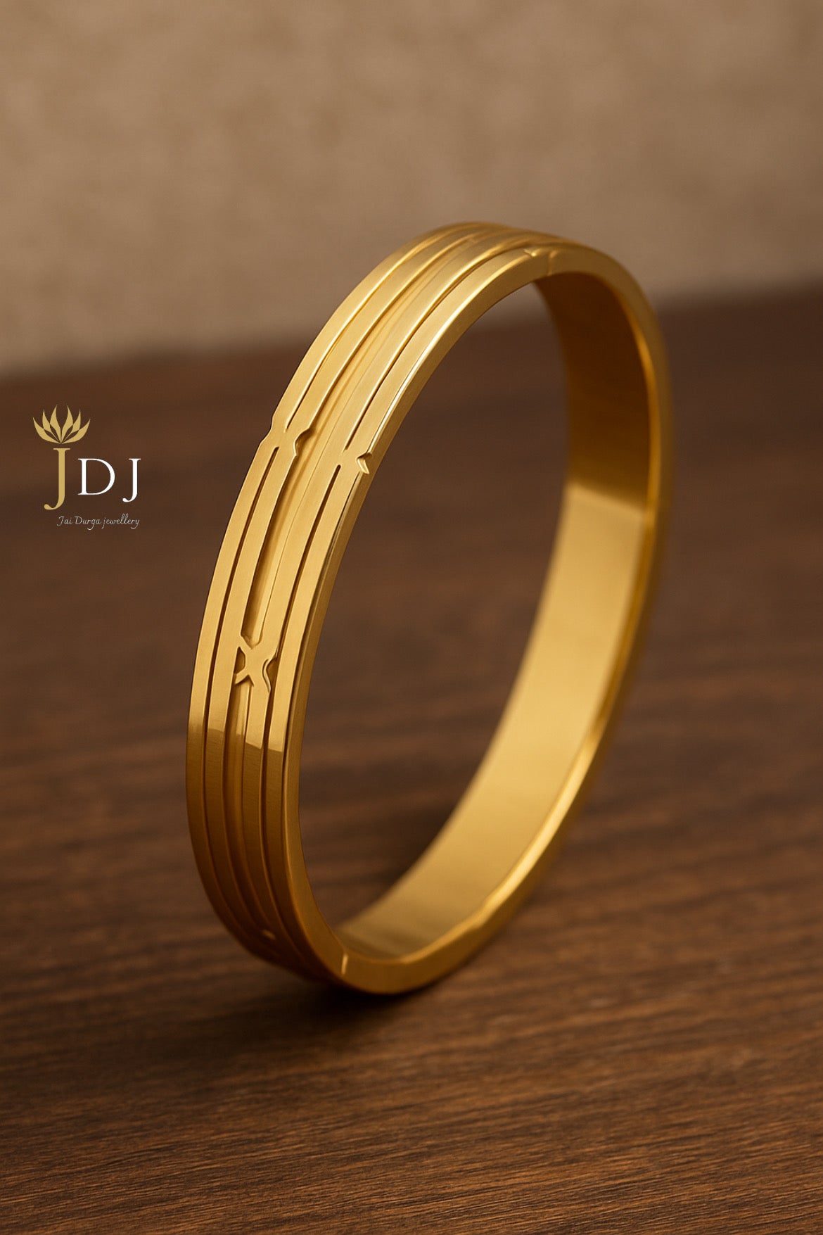 GOLDEN BANGLE BRACELET