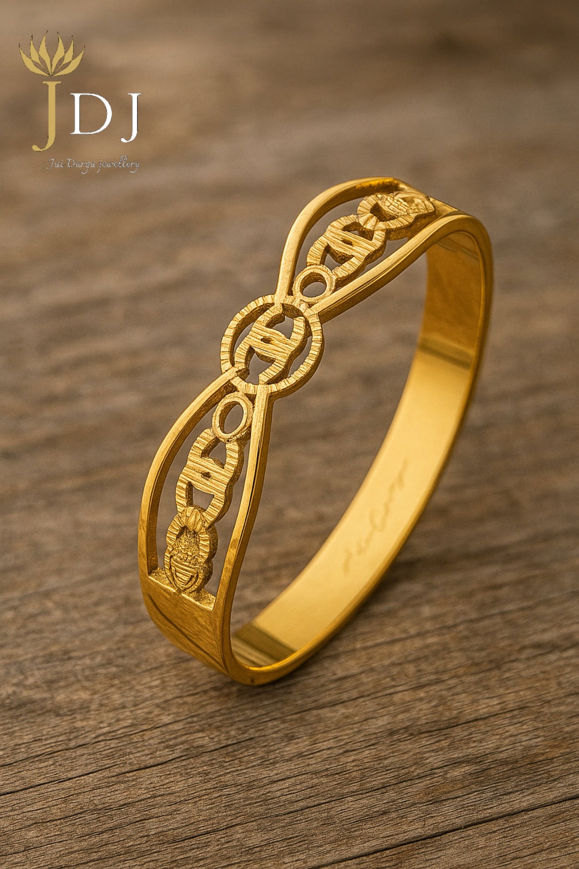 GOLDEN BANGLE CHANEL BRACELET